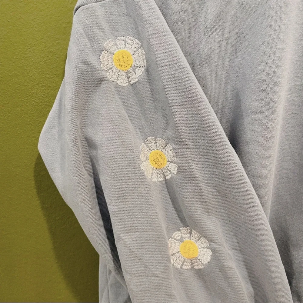 Daisy-embroidered Oversized Zip-up Hoodie - Picture 1 of 3
